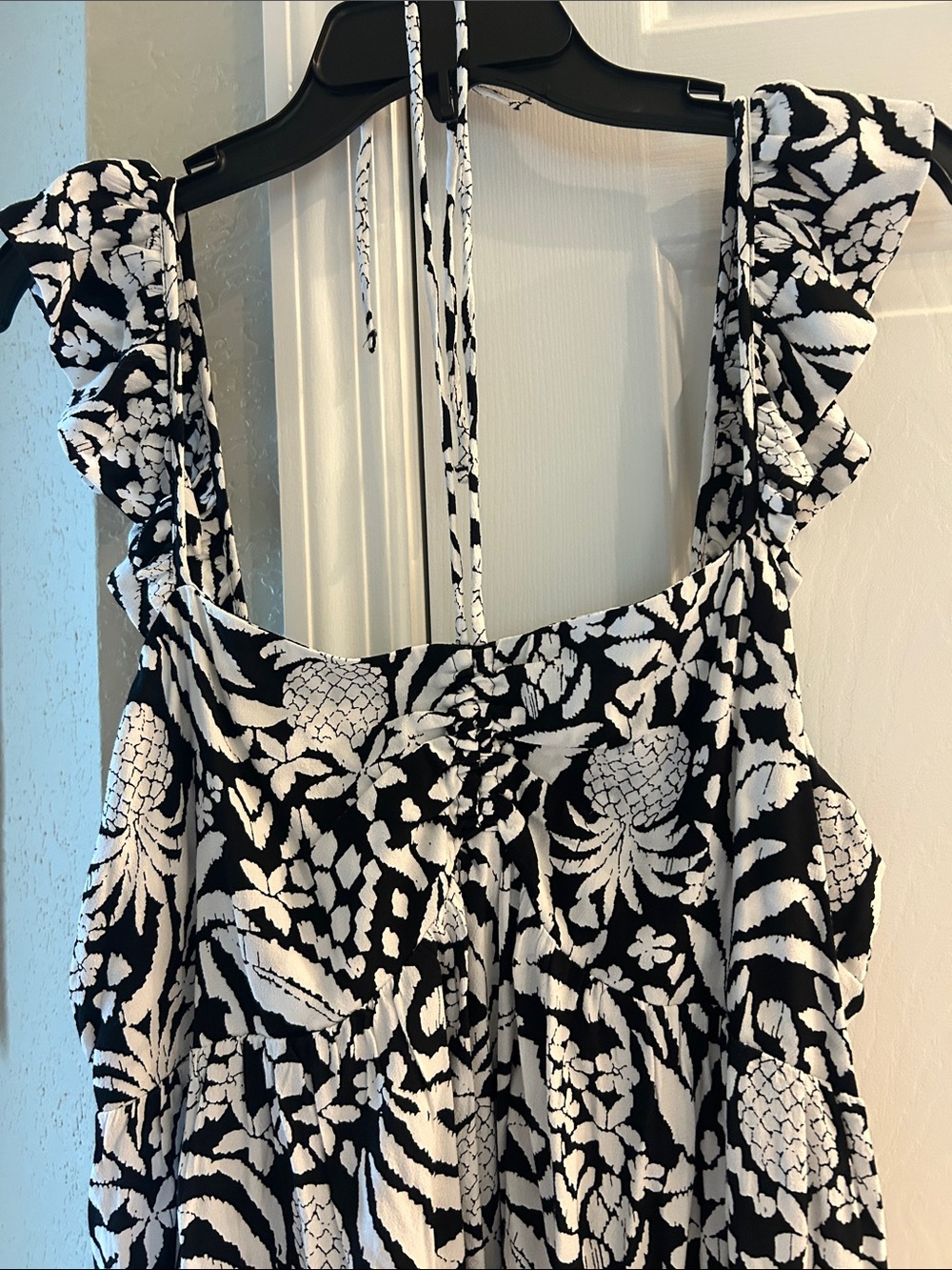 LOFT Black and White Floral Ruffle Tank
